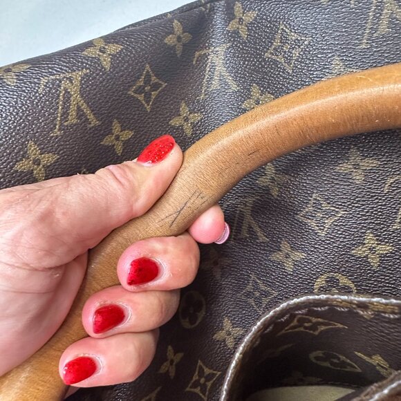 Louis Vuitton Monogram Artsy MM Hobo Model M40249 - Picture 6 of 15